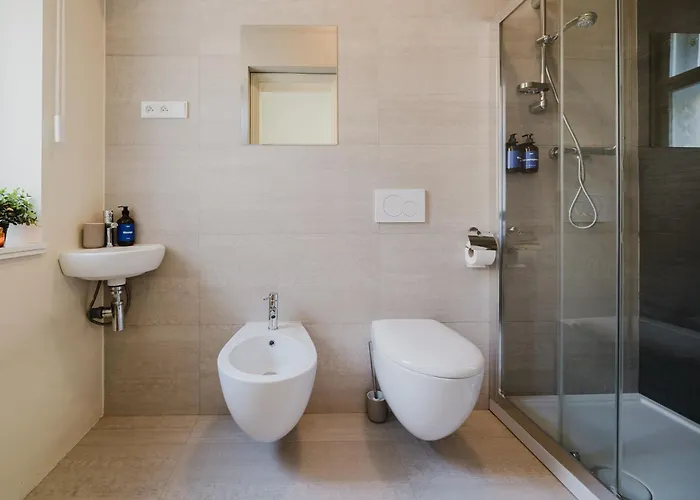 Days - Two-bedroom With Parking Space And 2 Bathrooms In Vinohrady *