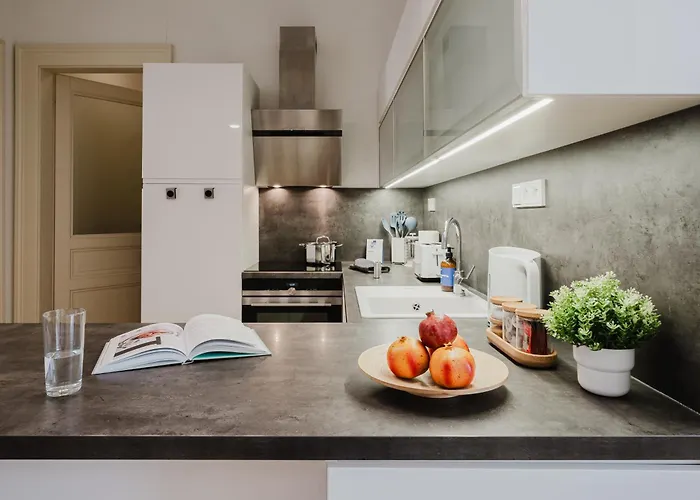 Days - Two-bedroom With Parking Space And 2 Bathrooms In Vinohrady Apartament Praga