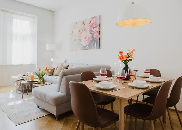 Days - Two-bedroom With Parking Space And 2 Bathrooms In Vinohrady Apartament *