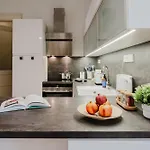 Days - Two-bedroom With Parking Space And 2 Bathrooms In Vinohrady Apartment Prague