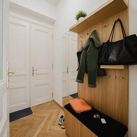 Apartmán Days - Two-bedroom With Parking Space And 2 Bathrooms In Vinohrady *