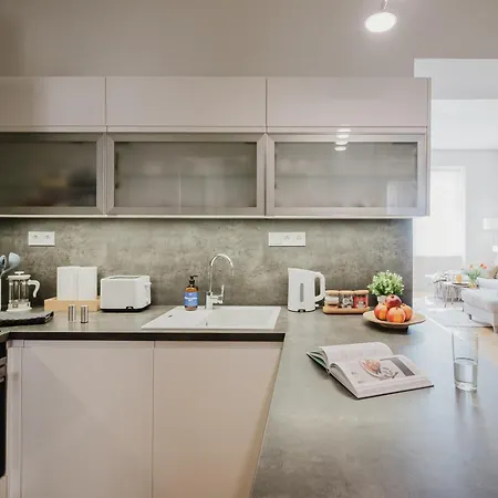 Apartament Days - Two-bedroom With Parking Space And 2 Bathrooms In Vinohrady