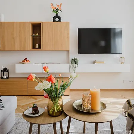 Days - Two-bedroom With Parking Space And 2 Bathrooms In Vinohrady * Praga