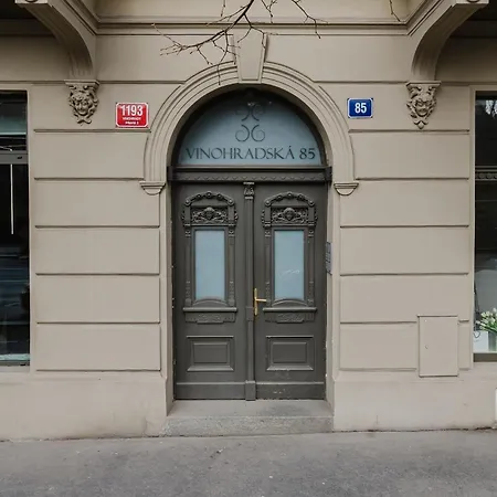 Days - Two-bedroom With Parking Space And 2 Bathrooms In Vinohrady *